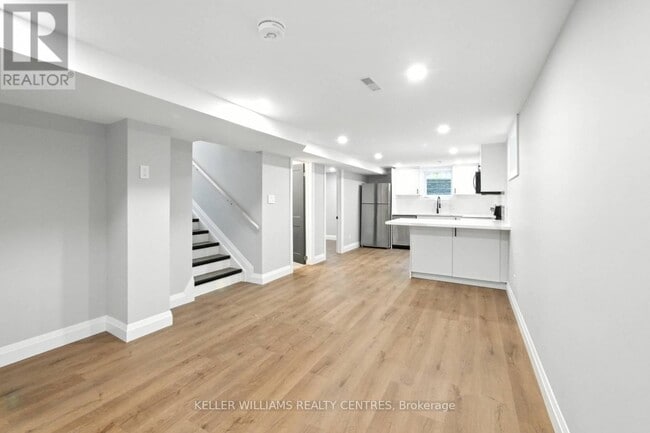 Building Photo - 29 Bronte Crescent