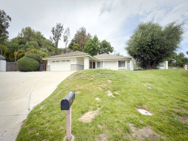 Foto del edificio - 3 Bedroom/2 Bathroom Private Home with Lar...