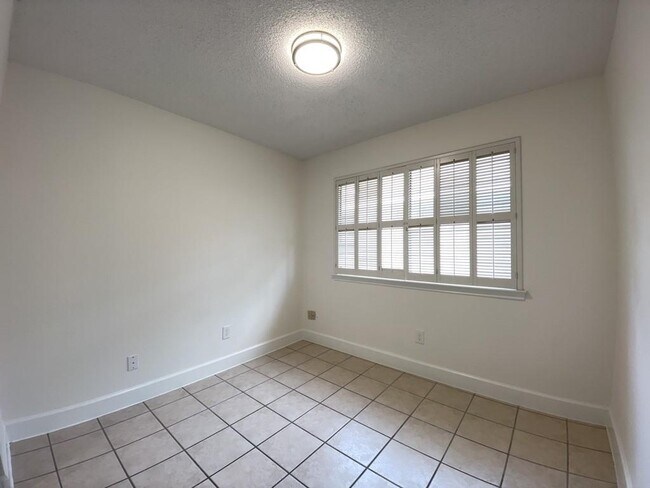 Foto del edificio - 14224 Anita Marie Ln