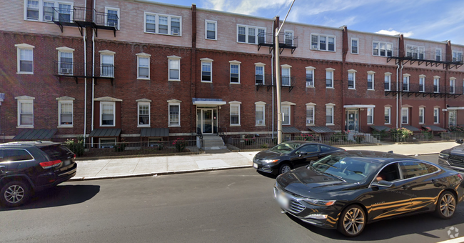 Building Photo - 172 North Beacon St