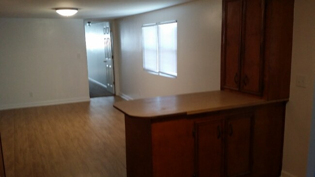 Building Photo - 346 Railroad Ave