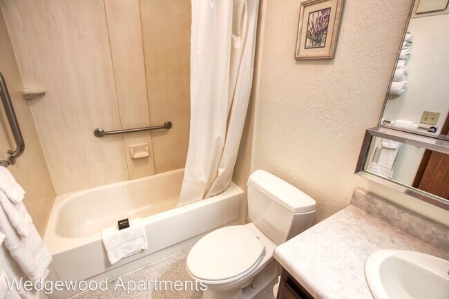 Foto del edificio - 412 Wedgewood Dr