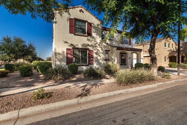 Building Photo - 1748 S Martingale Rd
