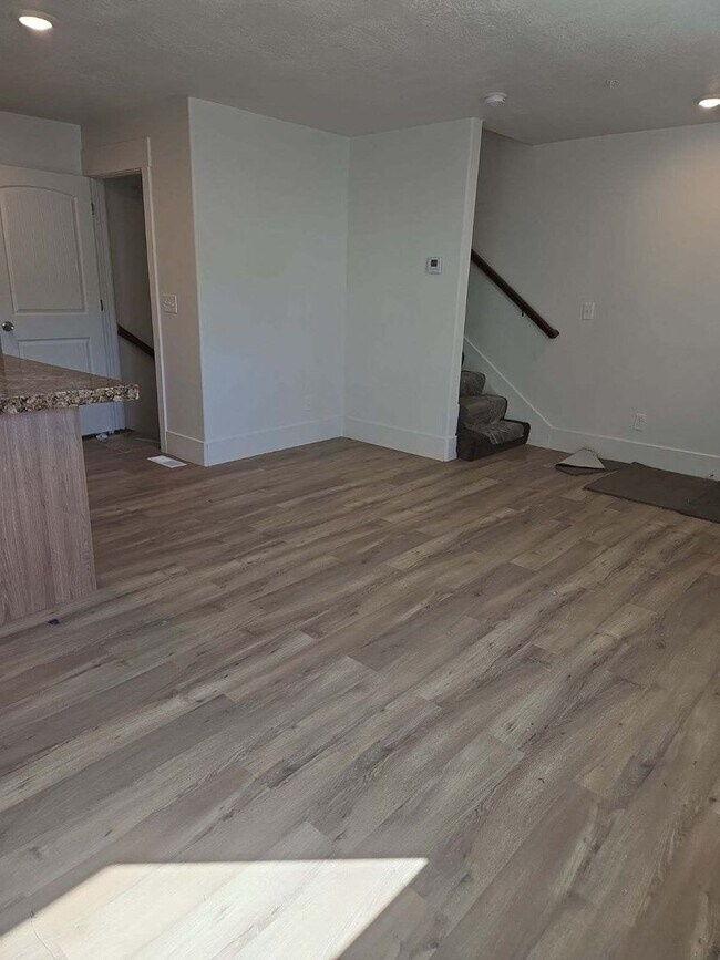 Foto del edificio - 2 bedroom 2.5 bath townhome