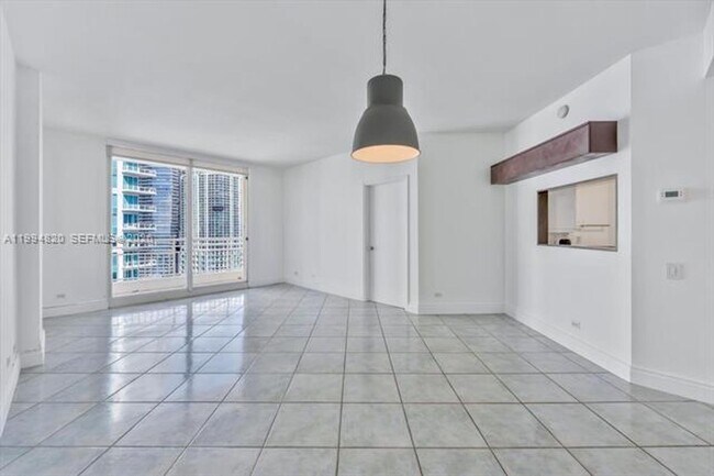 Photo - 888 Brickell Key Dr Apartment