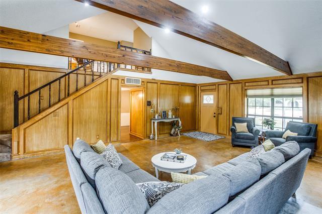 Building Photo - 305 Amoret Cir
