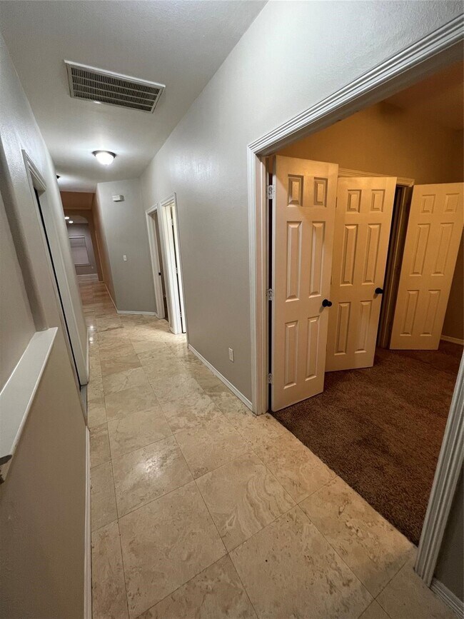 Foto del edificio - 18331 Hillingdon Ln