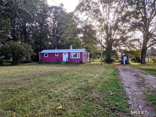 Foto del edificio - 112 Broad Brook Rd