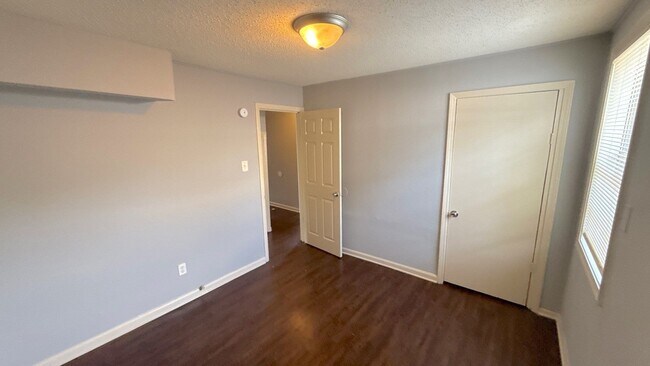 Foto del edificio - 1734 Wildrose St