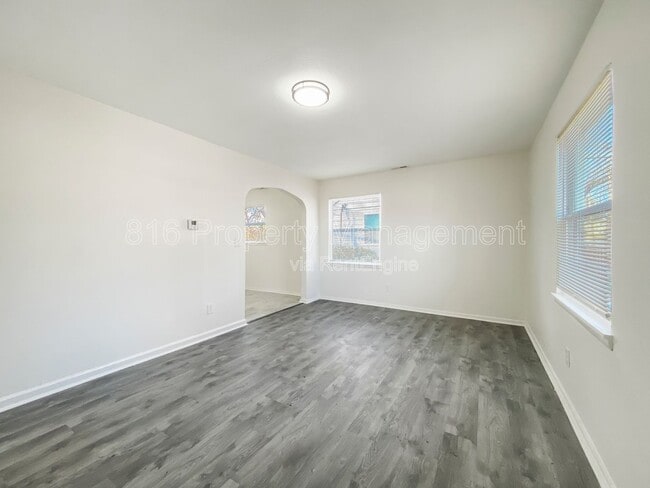 Foto del edificio - 5205 Locust Ave