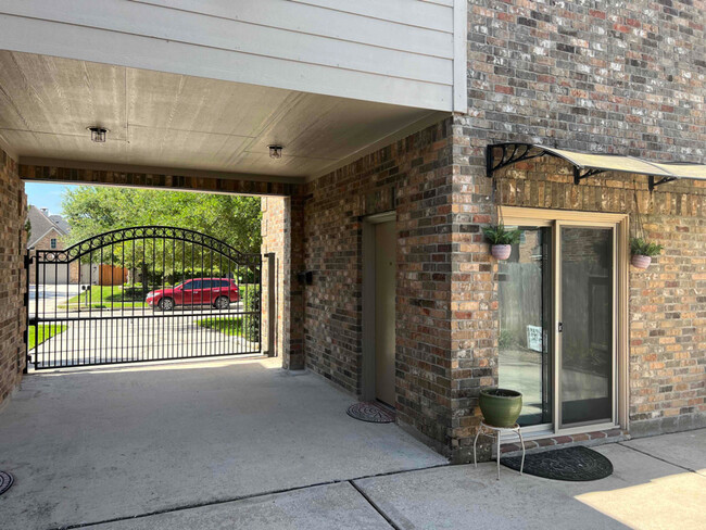 Foto del edificio - 14014 Summer Ash Ln