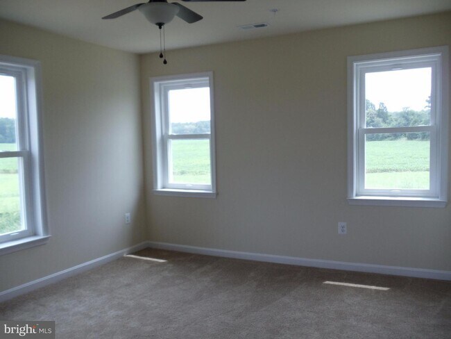 Building Photo - 17945 Wide Bay Way
