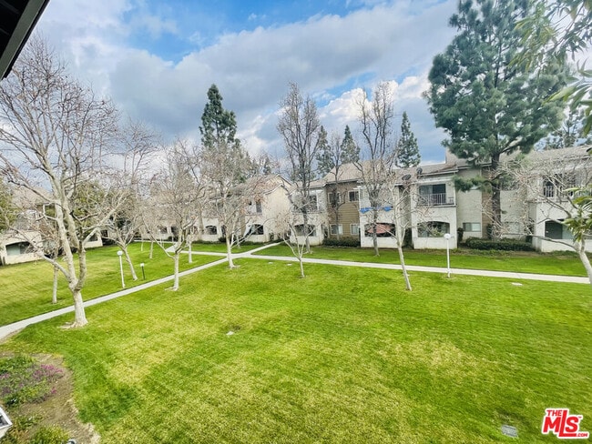 Building Photo - 2410 N Towne Ave