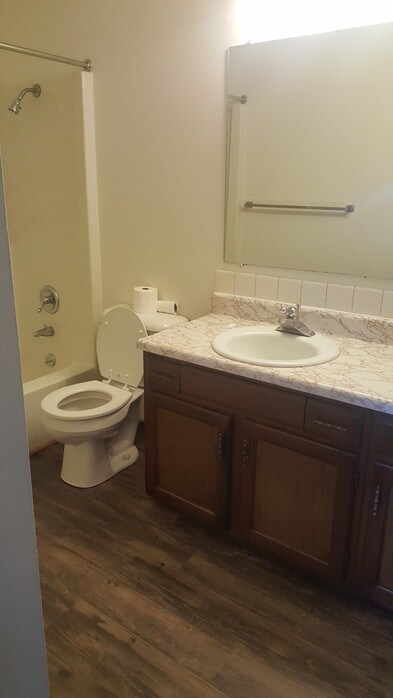 Primary Photo - 721 Fairmont Dr
