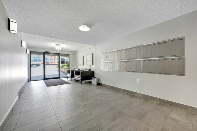Building Photo - Briarwood Apartments
