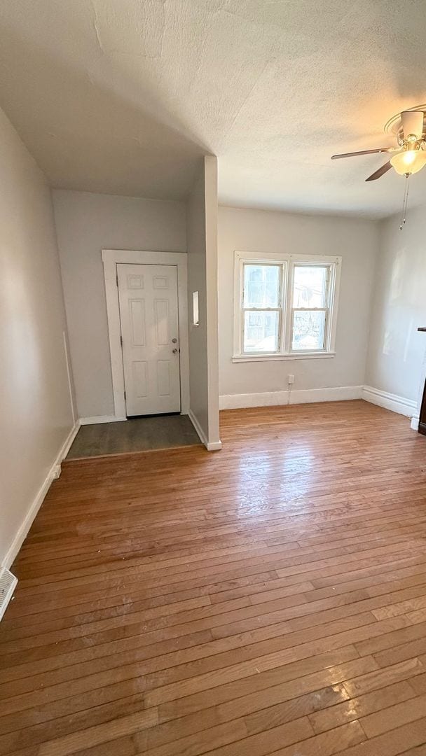 Foto del edificio - Spacious Townhome in Lawrenceville for Rent- Hardwood Floors and Large Backyard!