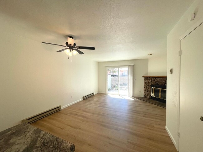 Building Photo - Nice townhome in Prescott