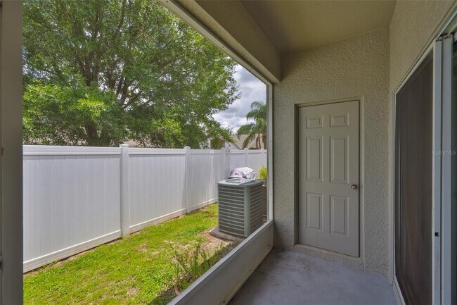 Building Photo - 12950 Kings Crossing Dr