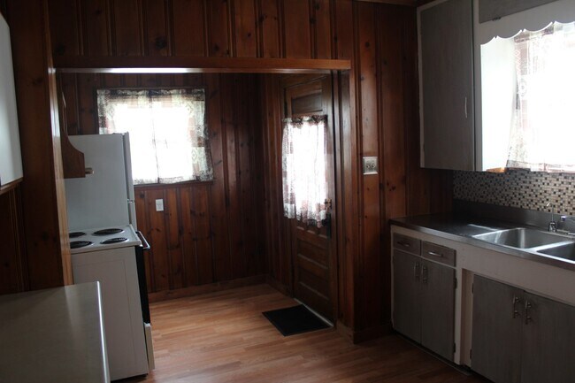 Building Photo - 2415 11th St NW