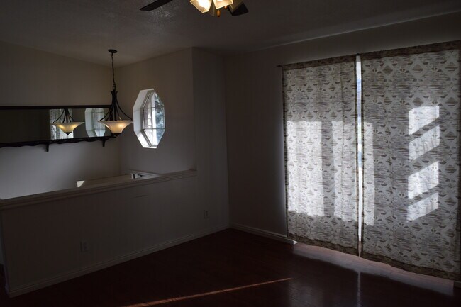 Building Photo - 497 E 1800 N