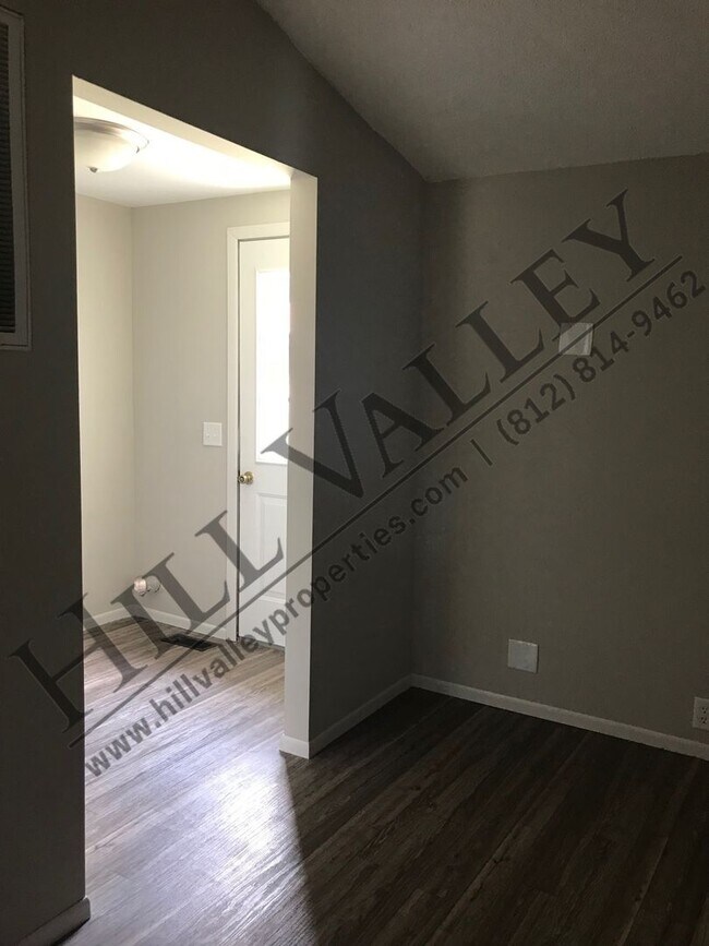 Foto del edificio - Four Bedroom, Two Bathroom Home