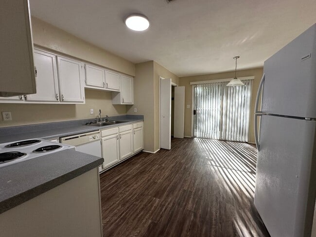 Photo - Brewster Estates unit avail NOW!!! Apartment