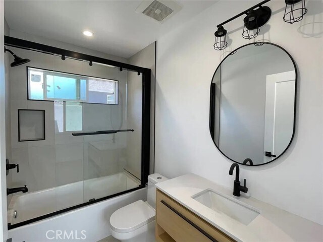 Foto del edificio - 5834 Fallbrook Ave