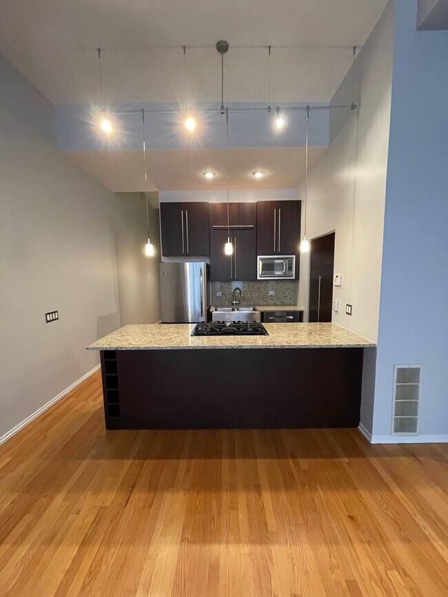 Foto del edificio - 1100 W Cornelia Ave