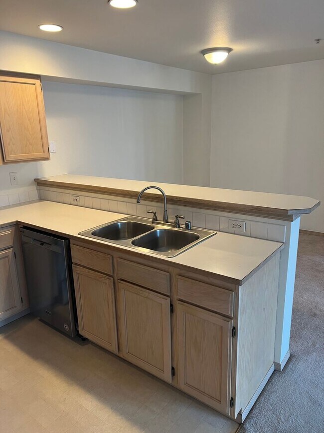 Foto del edificio - Cozy 2 Bedroom Condo in Everett!