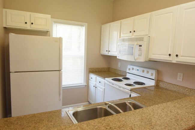 Building Photo - 4610 McClelland Dr