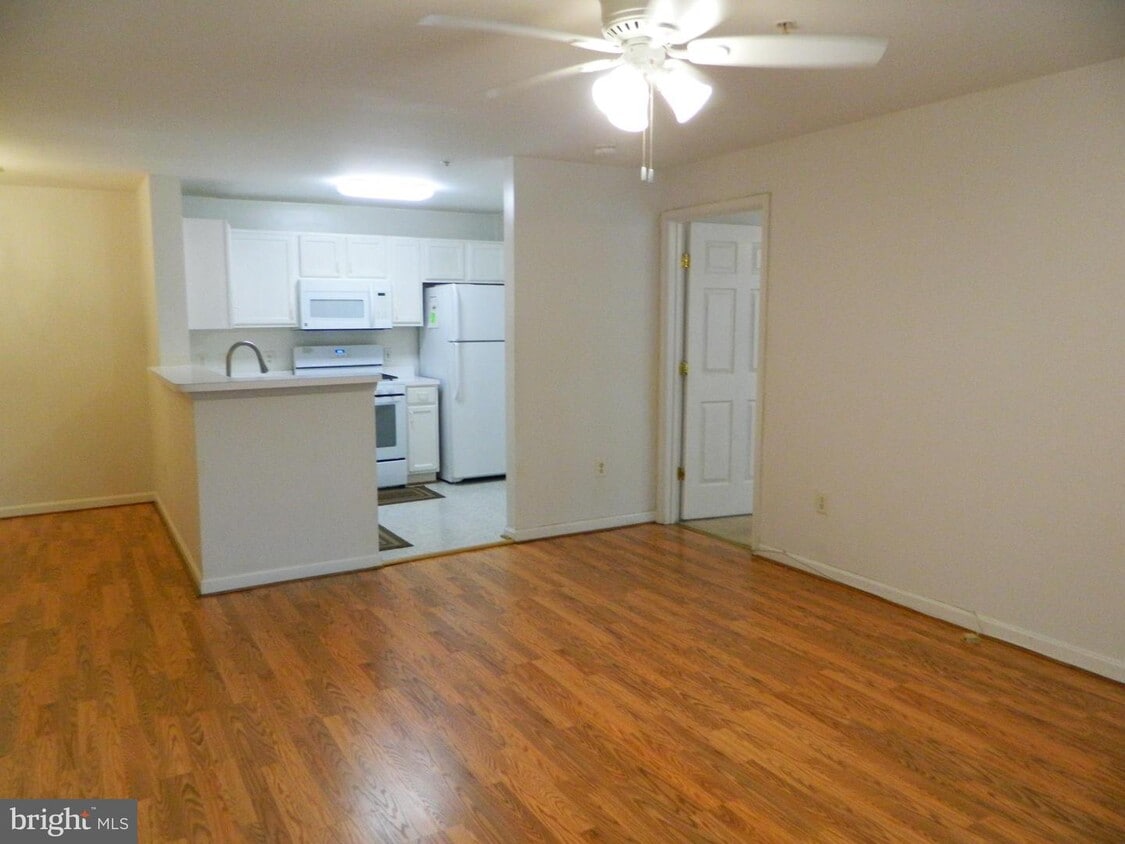 13300 Kilmarnock Way Unit 7J, Germantown, MD 20874 Room for Rent in