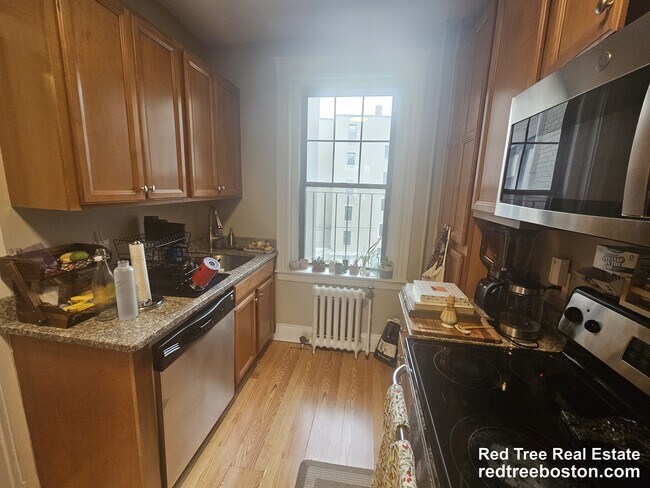 Foto del edificio - 370 Chestnut Hill Ave