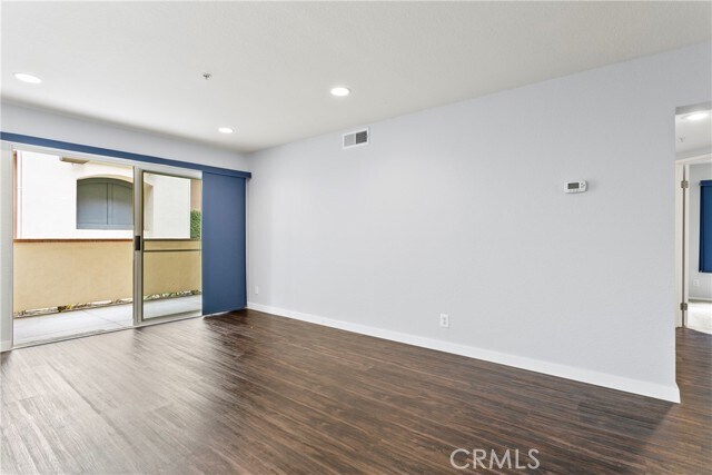 Building Photo - 123 S Cross Creek Rd