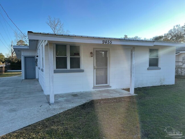 Building Photo - 9455 N Loop Rd