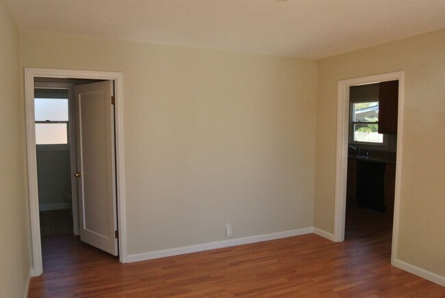 Foto del edificio - **COMING SOON** Adorable 2 Bedroom, 1 Bath...
