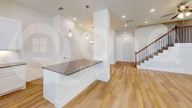 Building Photo - 353 Buck Ridge Dr