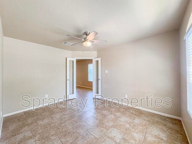Building Photo - 212 Avrshire Ln