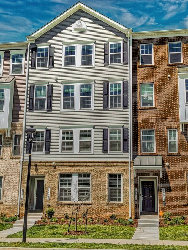 Primary Photo - 10510 Neil Armstrong Way