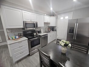 Building Photo - 4009 Ventnor Ave