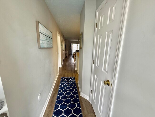 Foto del edificio - 676 Waterway Village Blvd