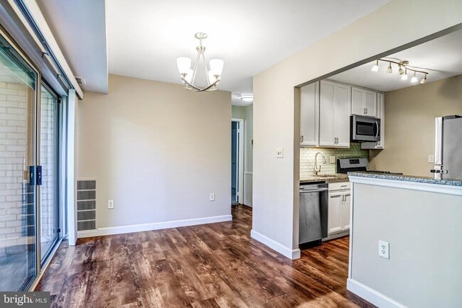 Building Photo - 12215 Braxfield Ct