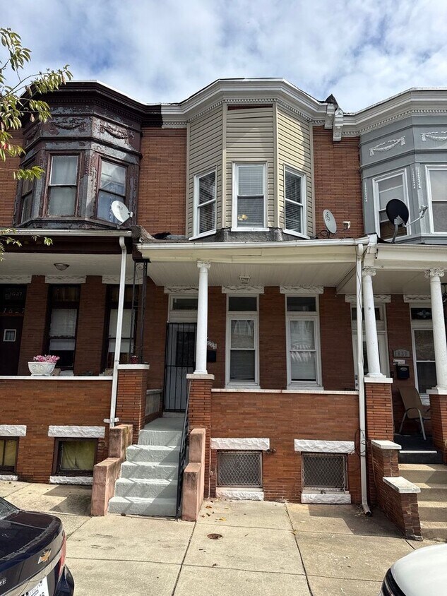 Foto principal - Spacious 4 Bedroom House in Baltimore