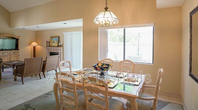 Foto del edificio - 211 Canyon Cir N