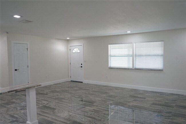 Building Photo - 1618 Cherry Hills Dr