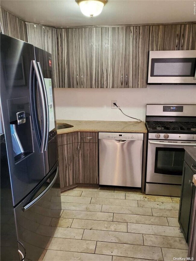 Building Photo - 87-19-87-63 63rd Ave