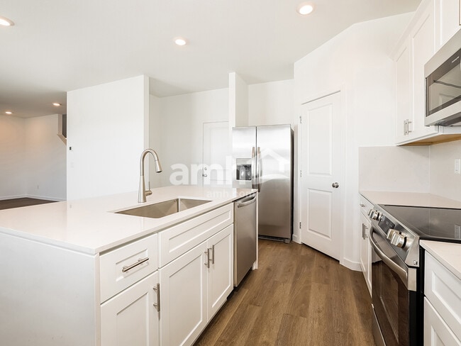 Foto del edificio - 2398 Dolly Ave