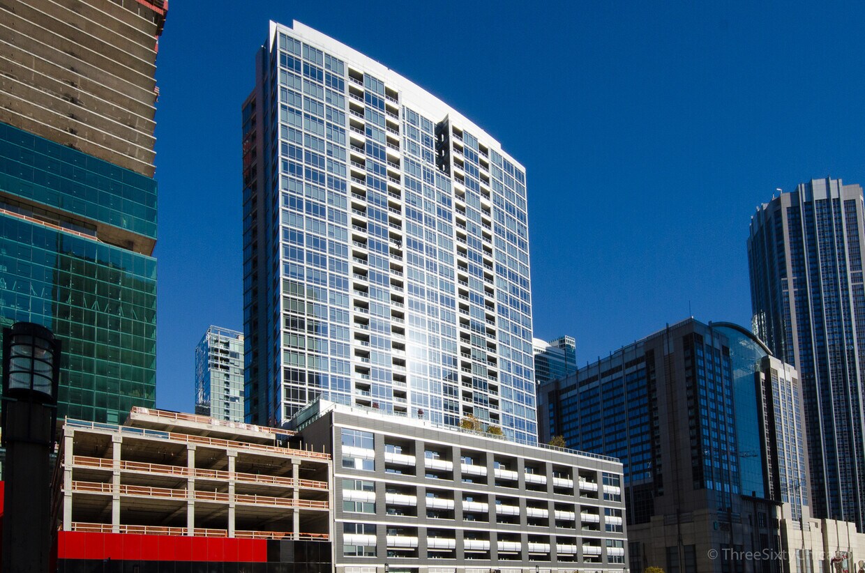 Primary Photo - 240 E Illinois St