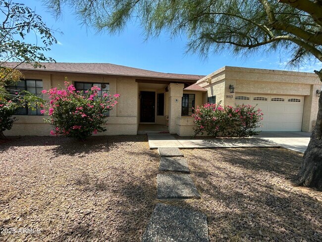 Foto del edificio - 9013 E Ludlow Dr