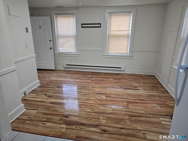 Foto del edificio - 157 Eastern Ave