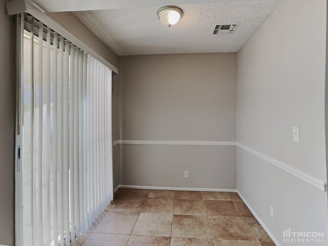 Building Photo - 5848 Goodsprings Ct